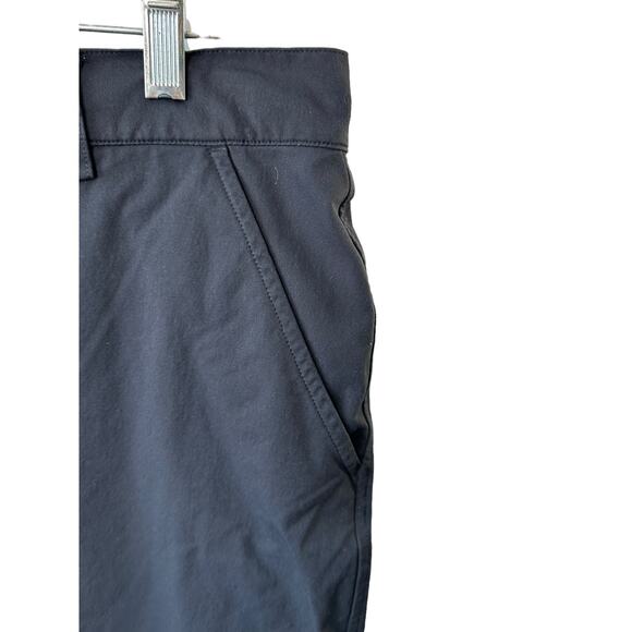 Under Armour Performance Black Flat Front Short Men's Size 38 - Picture 2 of 4